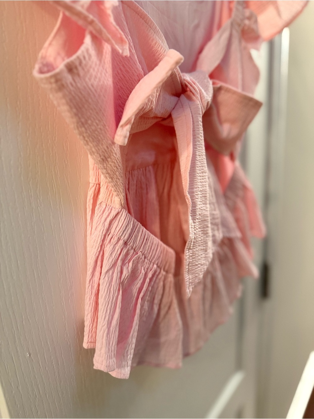 Francesca’s Pink Ruffle Peplum Crop Top Open Back Bow Tie Size Large NWT - Picture 6 of 8